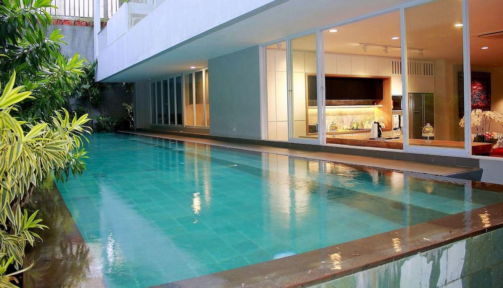 Zen Rooms Patra Kuningan Syariah Jakarta Exterior photo