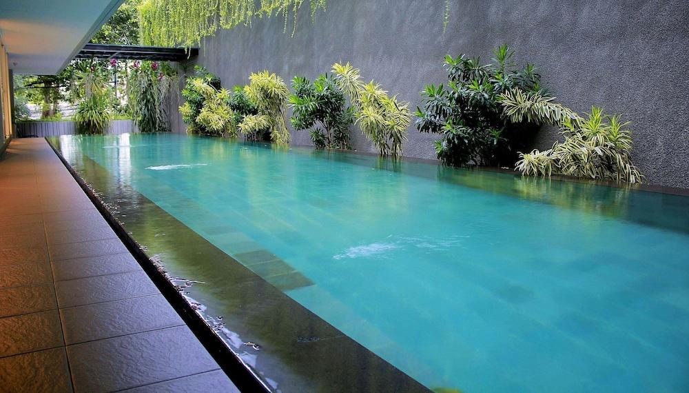 Zen Rooms Patra Kuningan Syariah Jakarta Exterior photo
