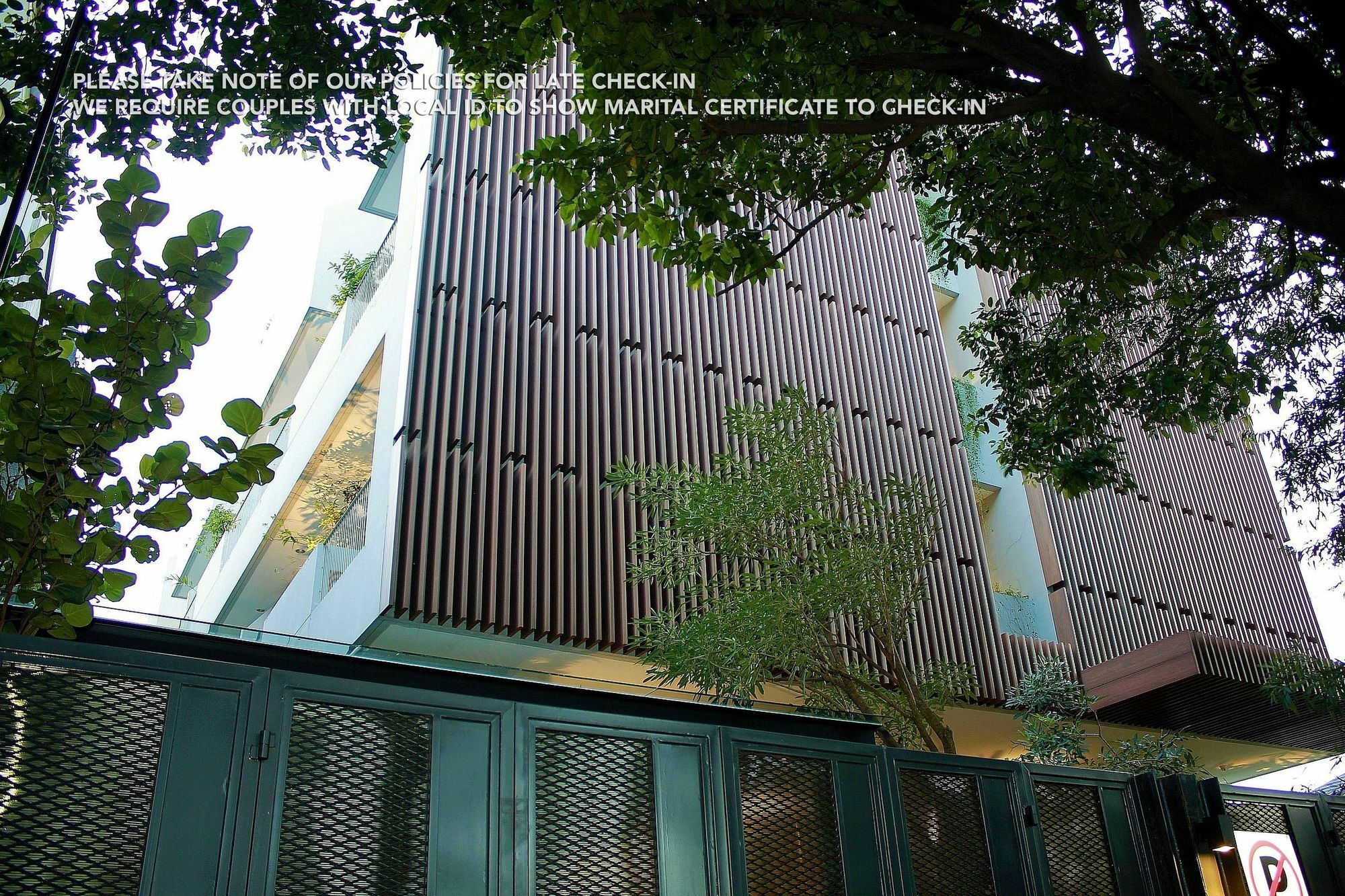 Zen Rooms Patra Kuningan Syariah Jakarta Exterior photo