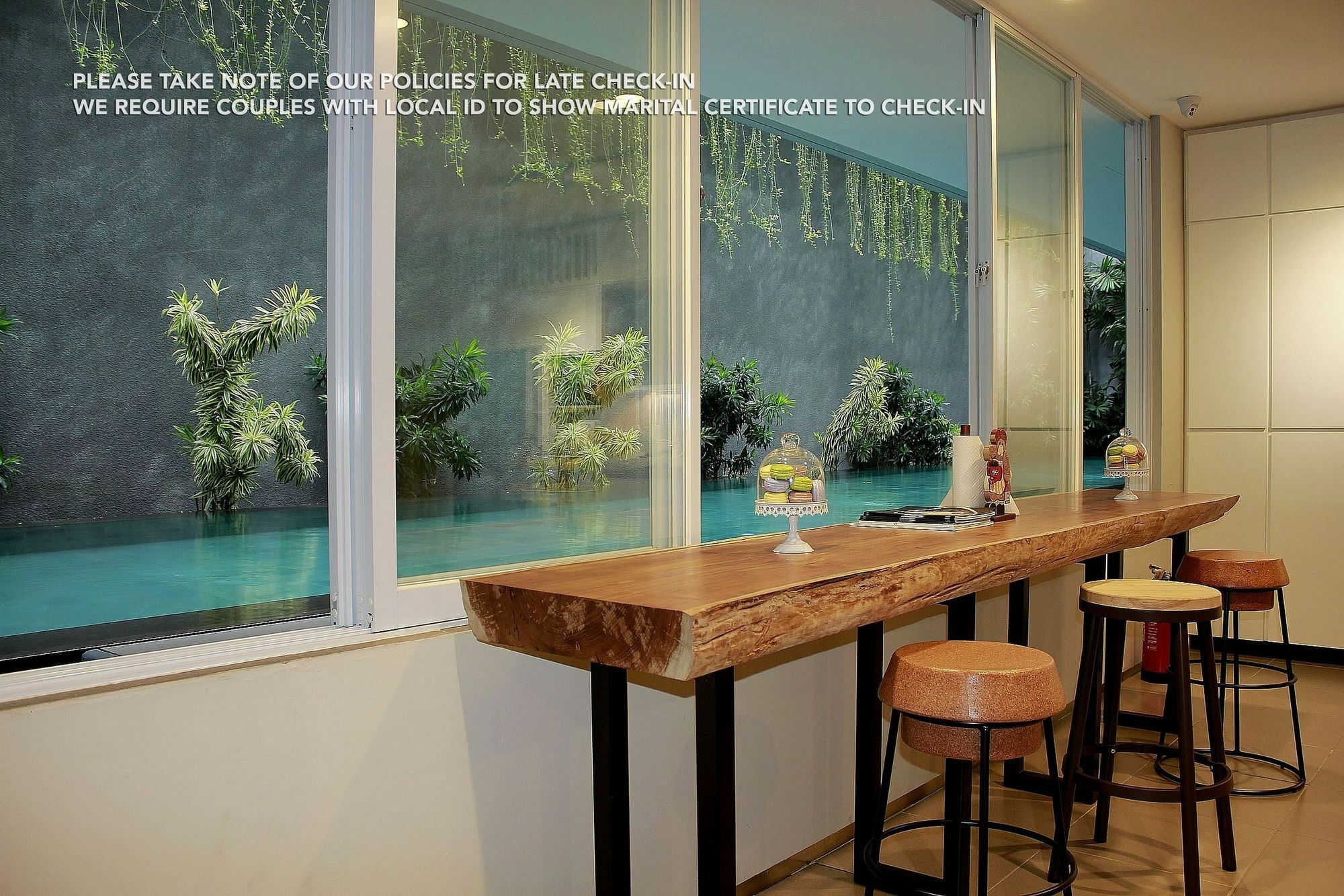 Zen Rooms Patra Kuningan Syariah Jakarta Exterior photo